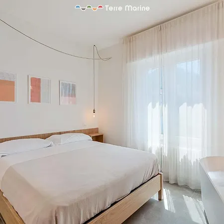 Isabella, Terre Marine