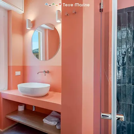 Gasthuis Isabella, Terre Marine