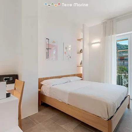 Isabella, Terre Marine