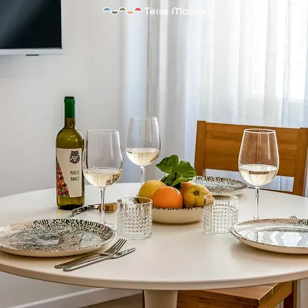 Isabella, Terre Marine 3* Levanto