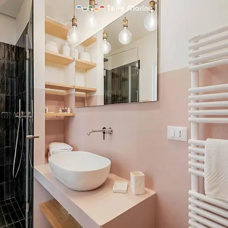 Isabella, Terre Marine Guest house