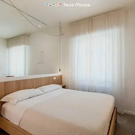Isabella, Terre Marine Guest house *