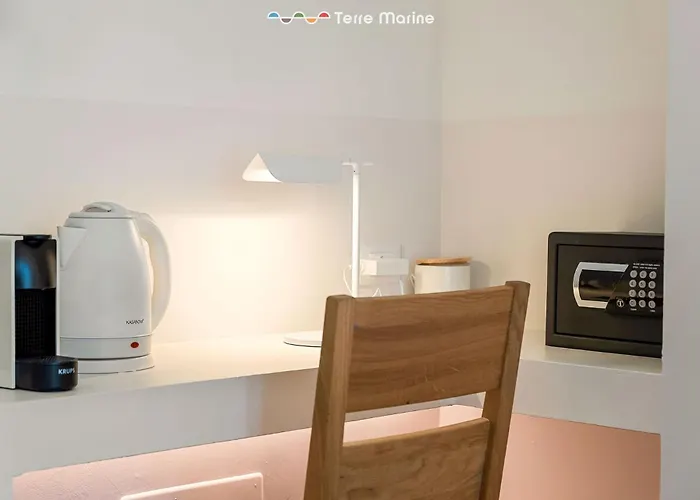 Isabella, Terre Marine Πανσιόν Λεβάντο