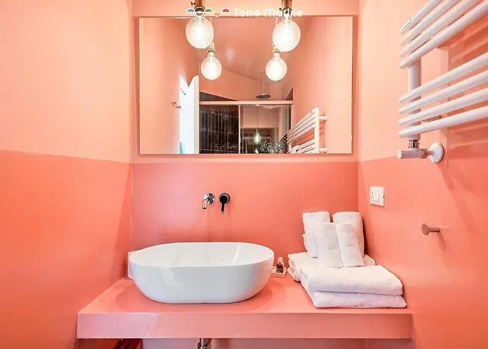 Isabella, Terre Marine Πανσιόν