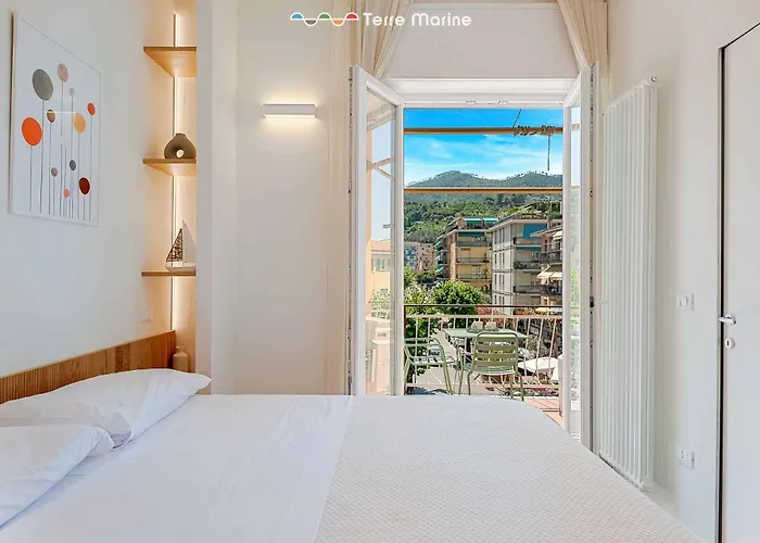 Isabella, Terre Marine Πανσιόν 3*