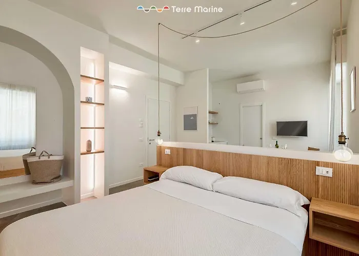 Isabella, Terre Marine Πανσιόν Λεβάντο