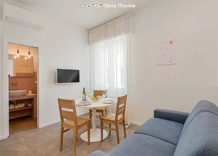 Πανσιόν Isabella, Terre Marine