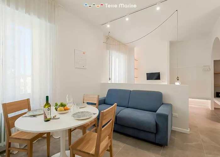 Πανσιόν Isabella, Terre Marine